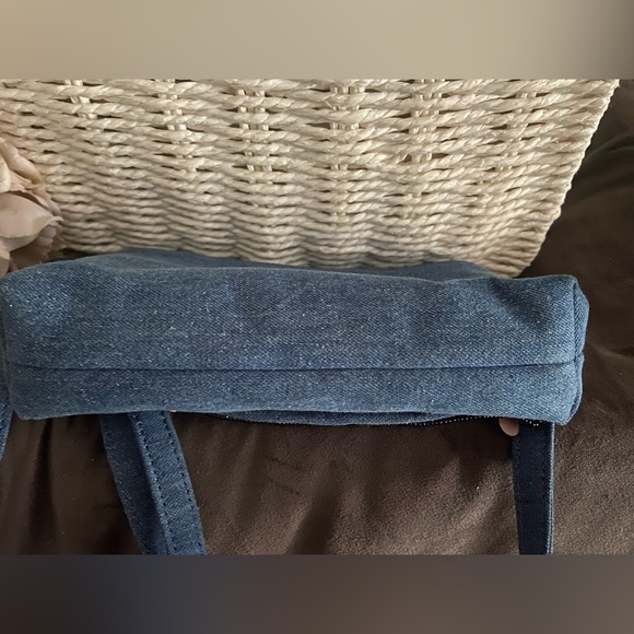 MARY FRANCES Queen Flamingo Embellished Denim Novelty Handbag - Picture 7 of 15